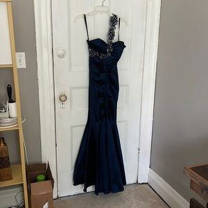 Gorgeous Mermaid Style Prom Dress